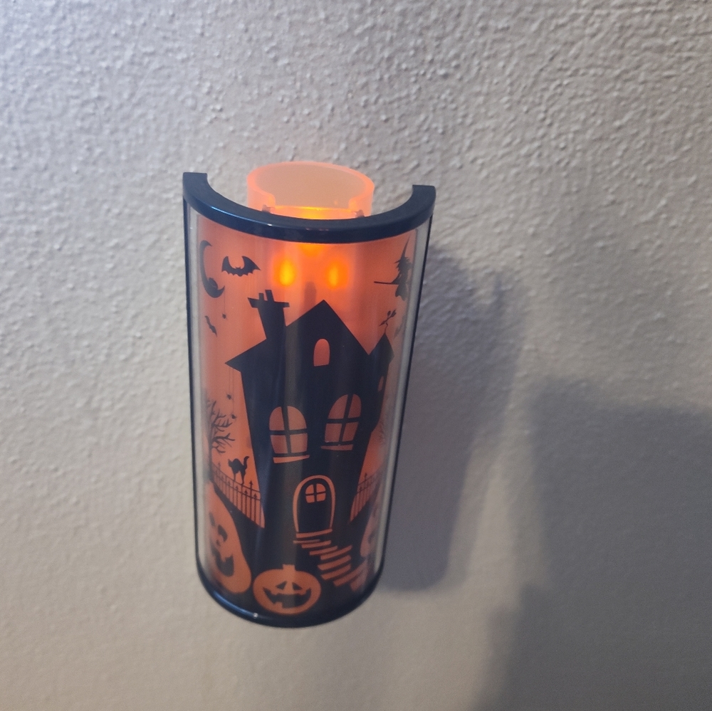 White Barn Bath & Body Plugin Halloween
